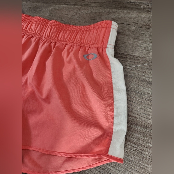 Oakley Low Rise Running Shorts - Picture 4 of 6